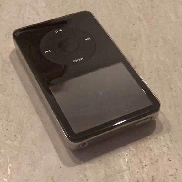 Apple iPod 80gb Classic 5th Generation A1136 Mp3 Player 2006 New Battery Works - Picture 8 of 14